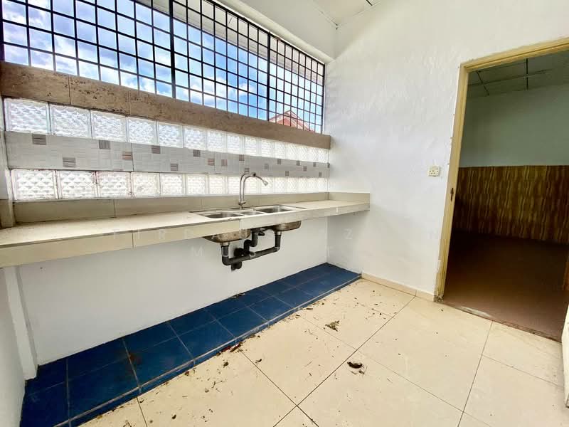 Bandar Rinching Seksyen 1 untuk Untuk Dijual - RM 850,000, Apr 2026 - Kitchen - PropertyGuru.com.my