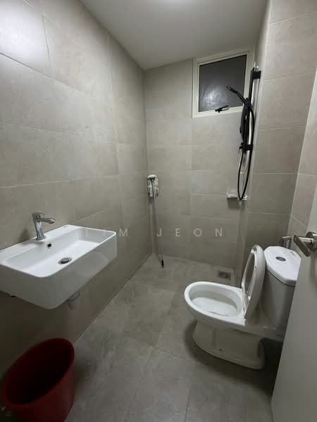 Servis Apartment untuk Dijual di The Tresor @ Gravit8 - Lim Jeon - Bathroom - PropertyGuru.com.my