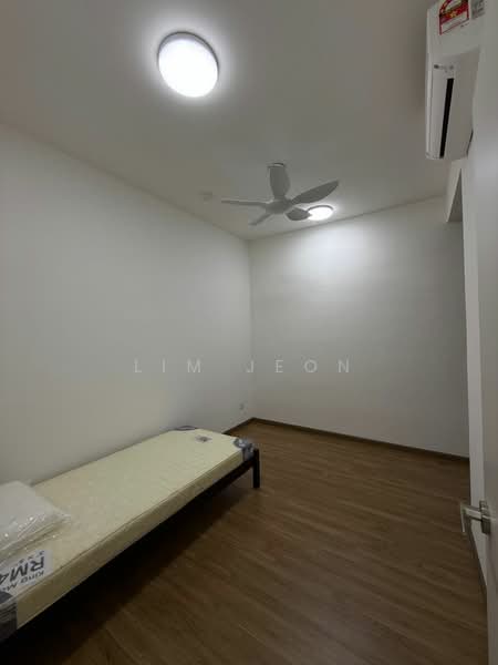 Servis Apartment untuk Dijual di The Tresor @ Gravit8 - Lim Jeon - Bedroom - PropertyGuru.com.my