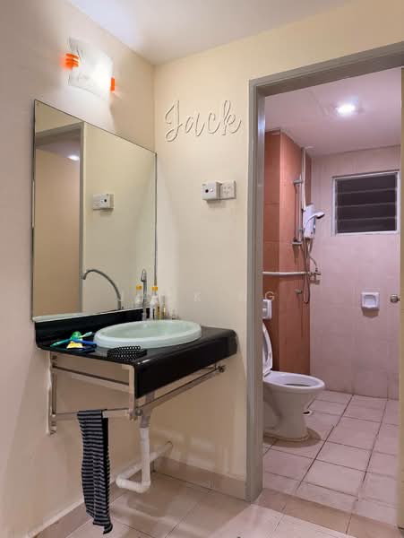 Kondominium untuk Disewa di Sea View Tower - Jack Ng - Bathroom - PropertyGuru.com.my