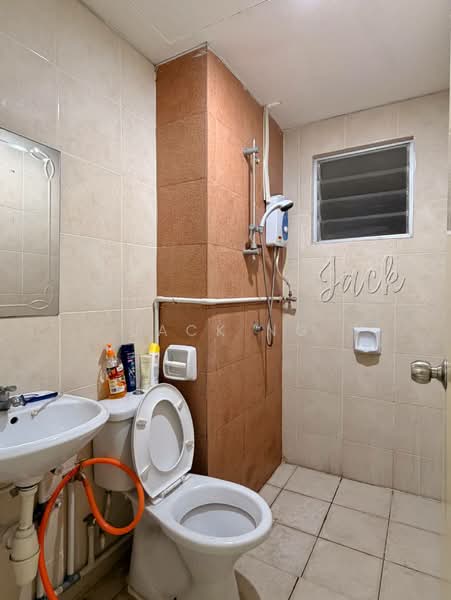 Kondominium untuk Disewa di Sea View Tower - Jack Ng - Bathroom - PropertyGuru.com.my