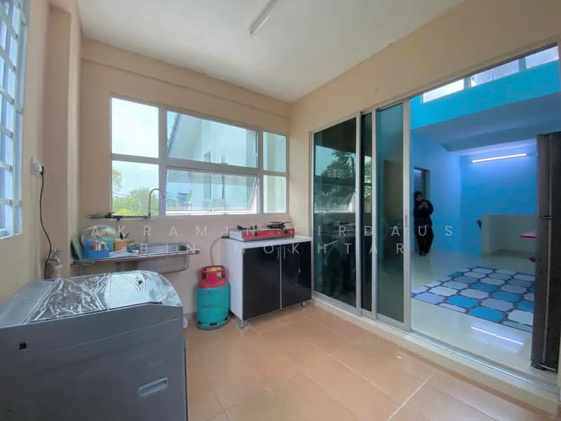 Kota Puteri Seksyen 5 untuk Untuk Dijual - RM 695,000, Apr 2026 - Kitchen - PropertyGuru.com.my