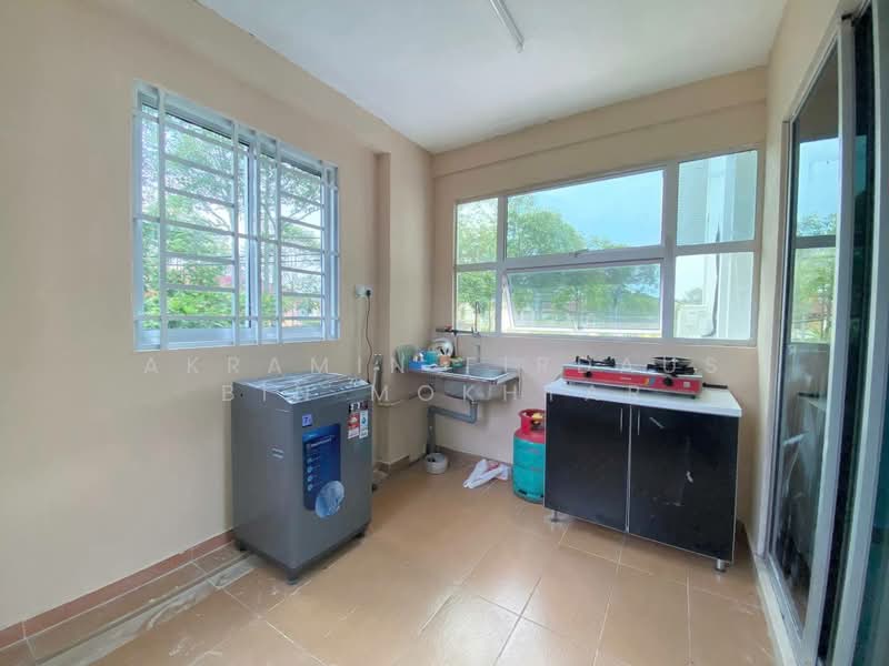 Kota Puteri Seksyen 5 untuk Untuk Dijual - RM 695,000, Apr 2026 - Kitchen - PropertyGuru.com.my