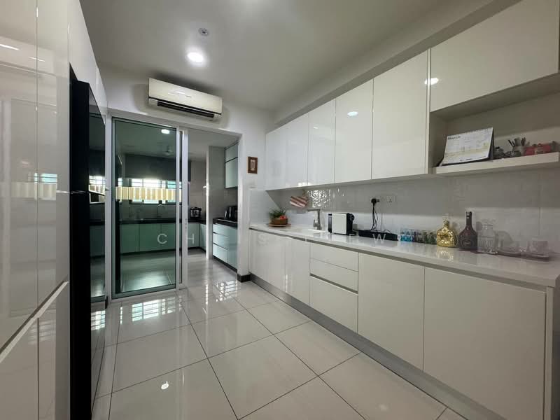 Taman Sri Tebrau untuk Untuk Dijual - RM 1,880,000, Apr 2026 - Kitchen - PropertyGuru.com.my
