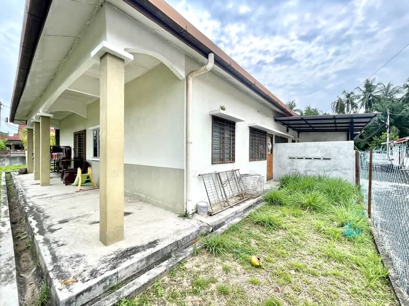 1-storey Terraced House for Sale in Kampung Tok Muda (Kapar) - Shamzjoe . - Exterior - PropertyGuru.com.my