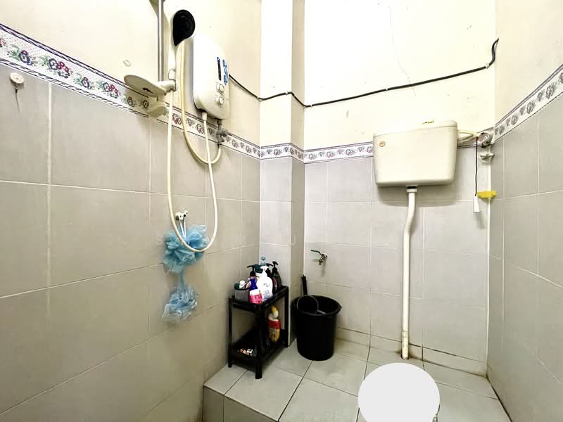 1-storey Terraced House for Sale in Kampung Tok Muda (Kapar) - Shamzjoe . - Bathroom - PropertyGuru.com.my