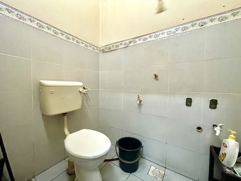 1-storey Terraced House for Sale in Kampung Tok Muda (Kapar) - Shamzjoe . - Bathroom - PropertyGuru.com.my