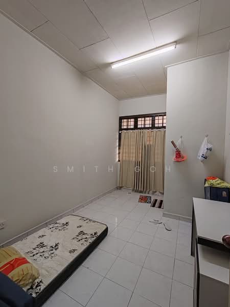 2-storey Terraced House for Sale in Taman Bukit Mewah (Tampoi) - Smith Goh - Bedroom - PropertyGuru.com.my