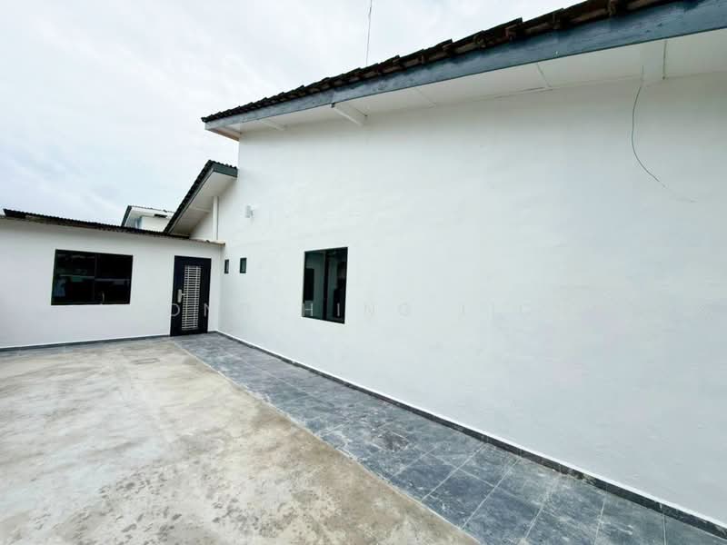 Semi-Detached House for Sale in Taman Daya (Johor Bahru) - Loong Hing Liong - PropertyGuru.com.my