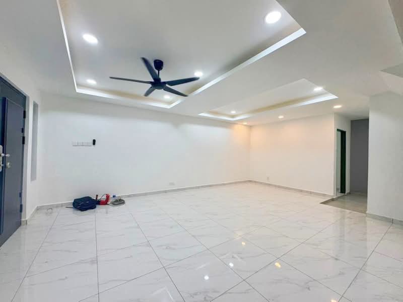 2-storey Terraced House for Sale in Bandar Baru Permas Jaya (Permas Jaya) - Loong Hing Liong - Living Room - PropertyGuru.com.my