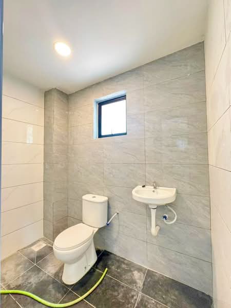 2-storey Terraced House for Sale in Bandar Baru Permas Jaya (Permas Jaya) - Loong Hing Liong - Bathroom - PropertyGuru.com.my