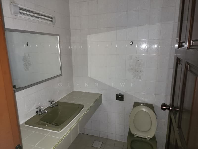 Condominium for Rent at Putri Indah Condominium - Glenn Twe - Bathroom - PropertyGuru.com.my