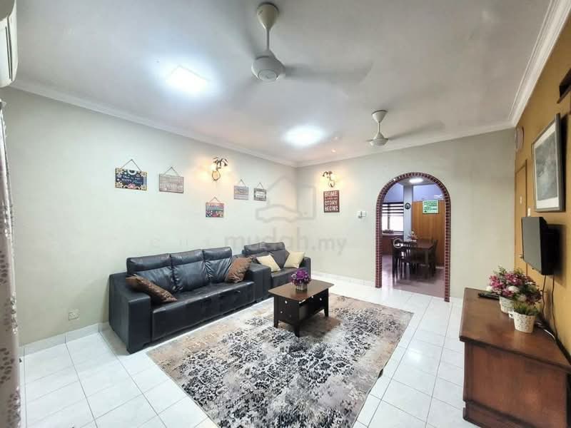 2-storey Terraced House for Sale in Puchong (Selangor) - Chloe Wong - Living Room - PropertyGuru.com.my