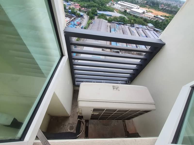 Servis Apartment untuk Disewa di KSL Residence @ Daya - Wilson Ku - Balcony - PropertyGuru.com.my