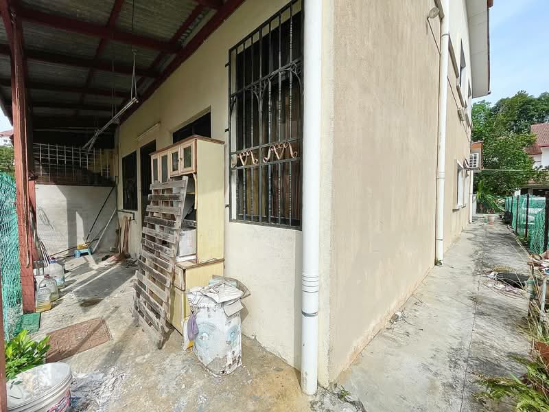 2-storey Terraced House for Sale in Petaling Jaya (Selangor) - Sue Arifin - Exterior - PropertyGuru.com.my