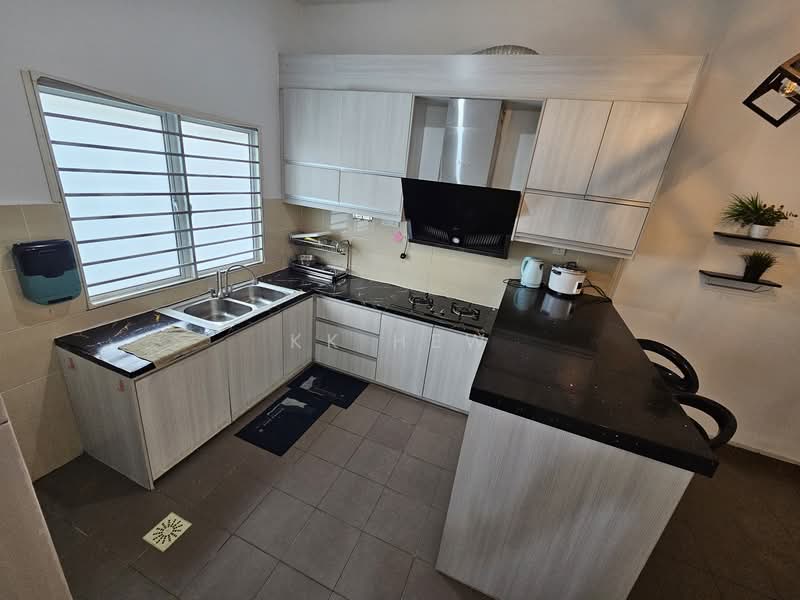 3-storey Terraced House for Rent in Semenyih (Selangor) - KK HEW - Kitchen - PropertyGuru.com.my