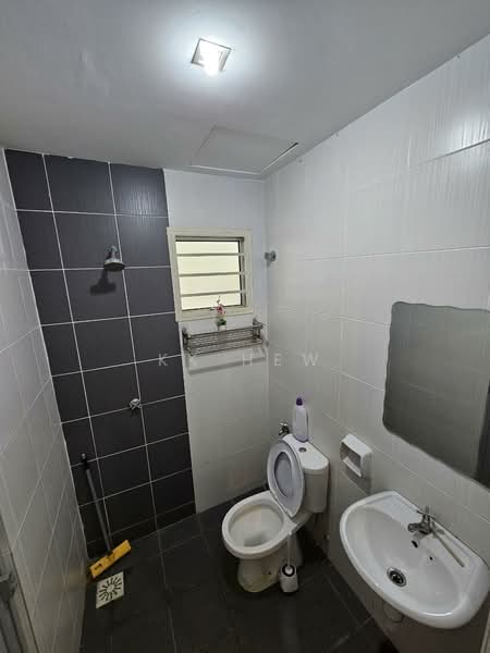 3-storey Terraced House for Rent in Semenyih (Selangor) - KK HEW - Bathroom - PropertyGuru.com.my