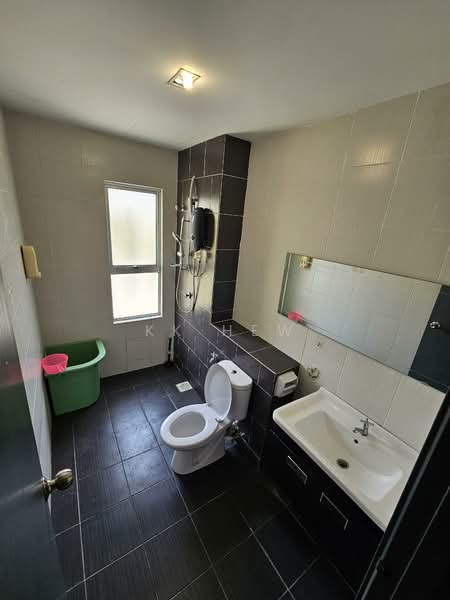 3-storey Terraced House for Rent in Semenyih (Selangor) - KK HEW - Bathroom - PropertyGuru.com.my