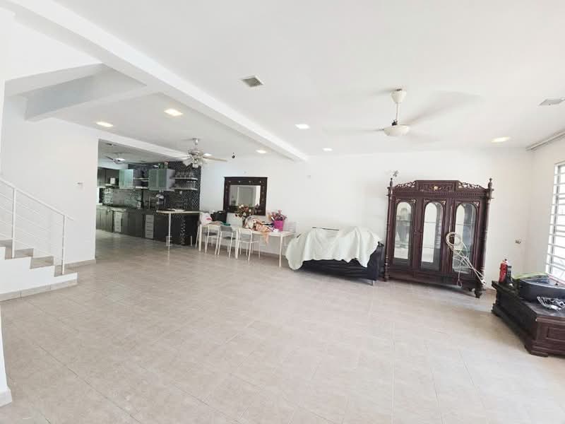 Rumah Teres 2 Tingkat untuk Disewa di Taman Sutera (Kajang) - Eiffel Lai - Living Room - PropertyGuru.com.my