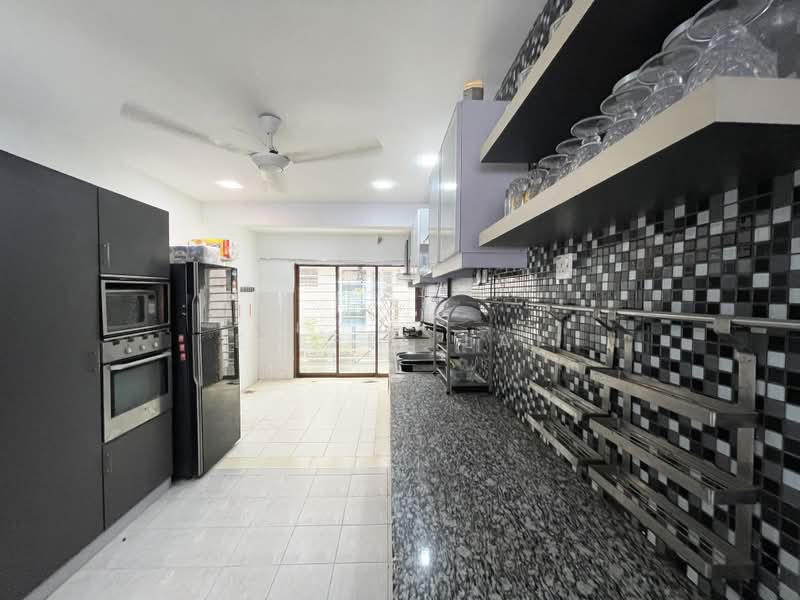 2-storey Terraced House for Rent in Taman Sutera (Kajang) - Eiffel Lai - Kitchen - PropertyGuru.com.my