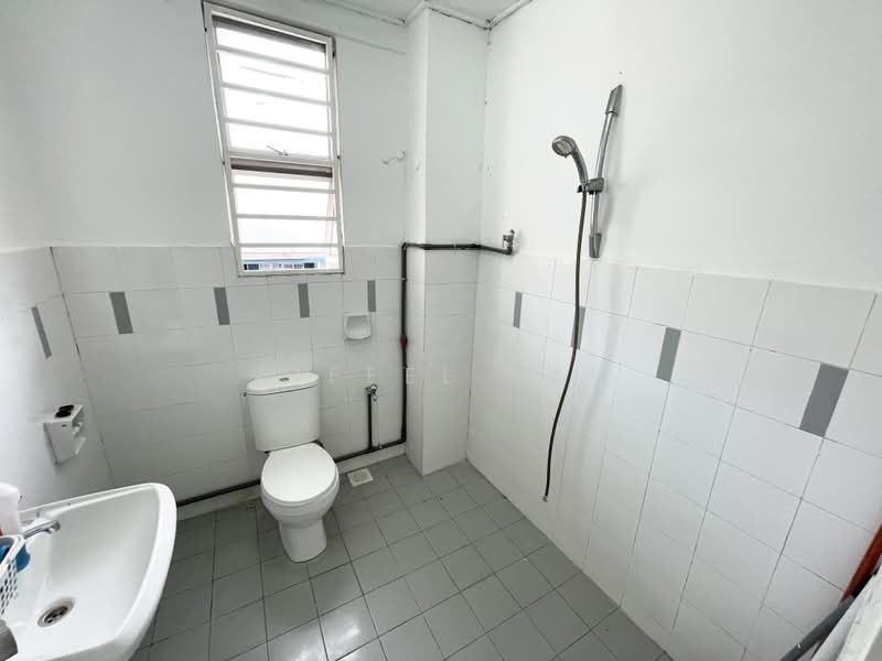 2-storey Terraced House for Rent in Taman Sutera (Kajang) - Eiffel Lai - Bathroom - PropertyGuru.com.my