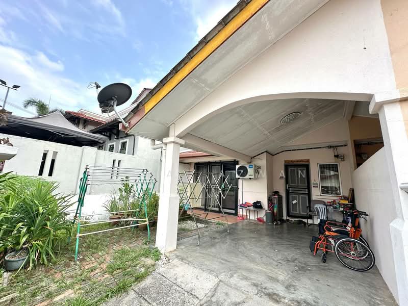 Terraced House for Sale in Bandar Putra Permai (Seri Kembangan) - Ashraf Azwan - Exterior - PropertyGuru.com.my