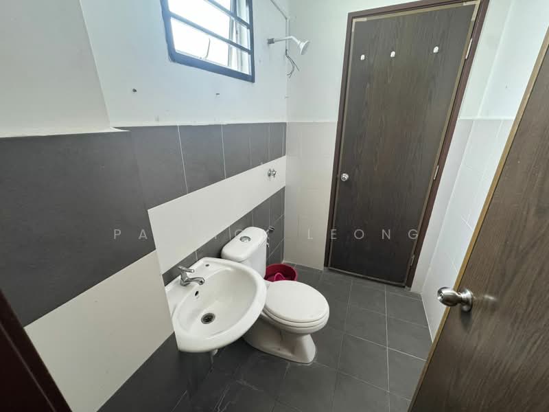 Rumah Teres 2 Tingkat untuk Dijual di Puncak Alam (Selangor) - Patrick Leong - Bathroom - PropertyGuru.com.my