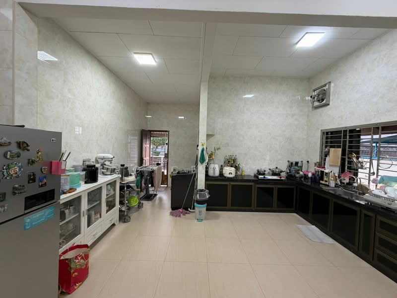 Bungalow for Sale in Taman Kebun Teh (Johor Bahru) - Joyce Ong - Kitchen - PropertyGuru.com.my