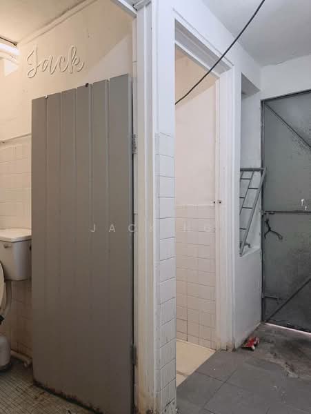 Shop / Office for Rent in Kompleks Chain Ferry (Butterworth) - Jack Ng - Bathroom - PropertyGuru.com.my