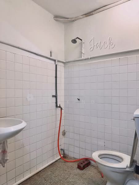 Shop / Office for Rent in Kompleks Chain Ferry (Butterworth) - Jack Ng - Bathroom - PropertyGuru.com.my