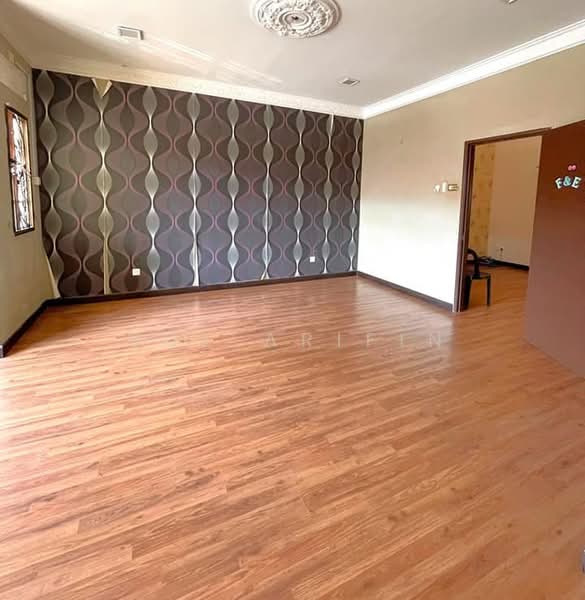 2-storey Terraced House for Sale in Denai Alam (Shah Alam) - Sue Arifin - Living Room - PropertyGuru.com.my