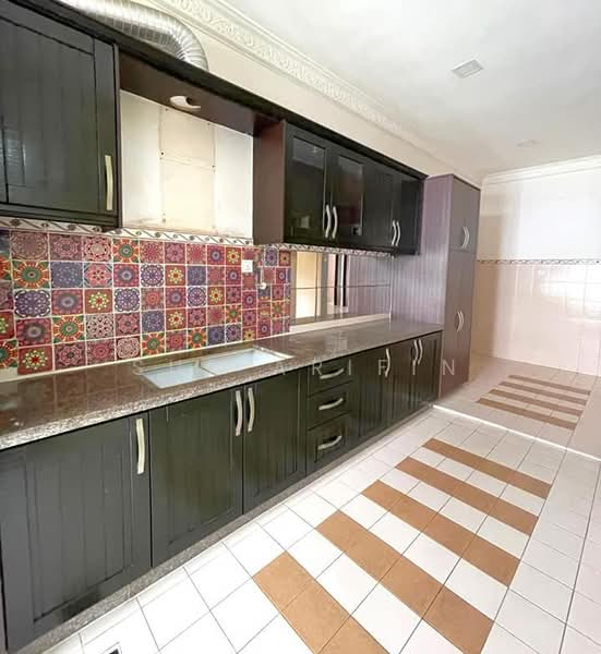 2-storey Terraced House for Sale in Denai Alam (Shah Alam) - Sue Arifin - Kitchen - PropertyGuru.com.my