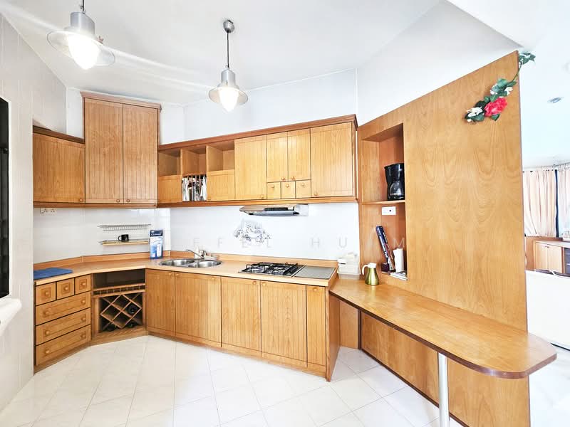 Condominium for Sale at Marina Tower (Ratu Mutiara) - Eiffel Huam - Kitchen - PropertyGuru.com.my