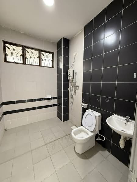 Cluster House for Sale in Skudai (Johor) - Jennifer Ng - Bathroom - PropertyGuru.com.my