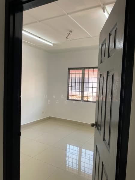 2.5-storey Terraced House for Sale in Bandar Country Homes (Rawang) - Fakurazy Abu Bakar - Interior - PropertyGuru.com.my