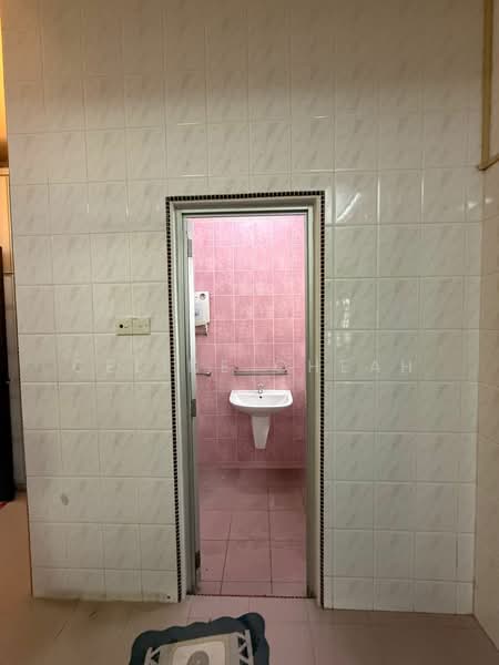 2-storey Terraced House for Sale in Kampung Pantai Jerjak (Gelugor) - Celine Cheah - Bathroom - PropertyGuru.com.my