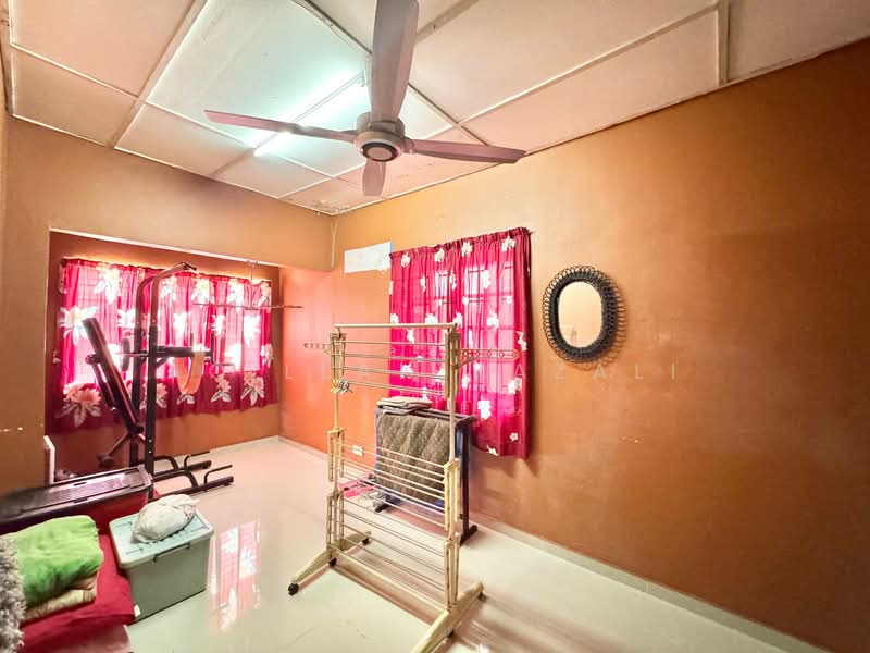 3-storey Terraced House for Sale in Taman Bukit Teratai (Ampang) - Aqillah Razali - PropertyGuru.com.my