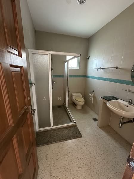 Rumah Banglo untuk Dijual di Sierramas (Sungai Buloh) - Elaine Kow - Bathroom - PropertyGuru.com.my