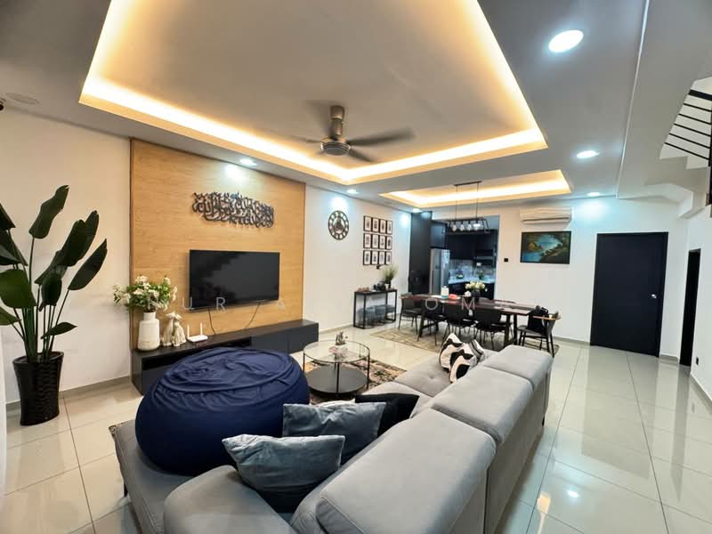 Azalea,Bukit Rahman Putra untuk Untuk Dijual - RM 650,000, Apr 2026 - Living Room - PropertyGuru.com.my