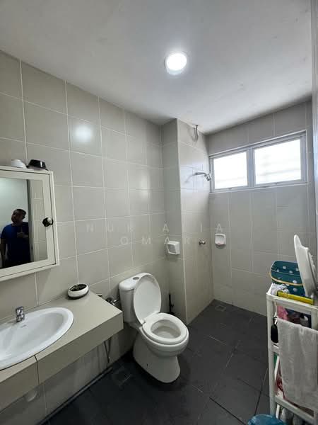 Azalea,Bukit Rahman Putra untuk Untuk Dijual - RM 650,000, Apr 2026 - Bathroom - PropertyGuru.com.my