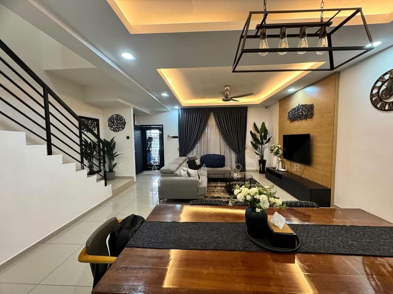 Azalea,Bukit Rahman Putra untuk Untuk Dijual - RM 650,000, Apr 2026 - Living Room - PropertyGuru.com.my