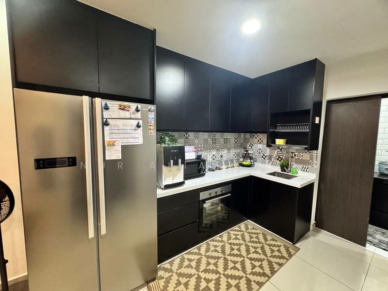 Azalea,Bukit Rahman Putra untuk Untuk Dijual - RM 650,000, Apr 2026 - Kitchen - PropertyGuru.com.my