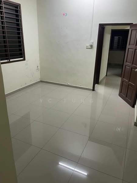 2-storey Terraced House for Rent in Taman Bukit Mewah (Tampoi) - YC Fung - Interior - PropertyGuru.com.my