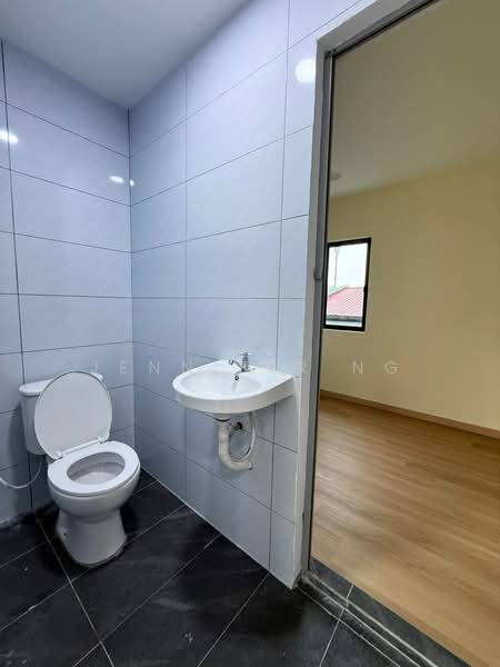 2-storey Terraced House for Sale in Taman Damai Jaya (Skudai) - Jennifer Ng - Bathroom - PropertyGuru.com.my