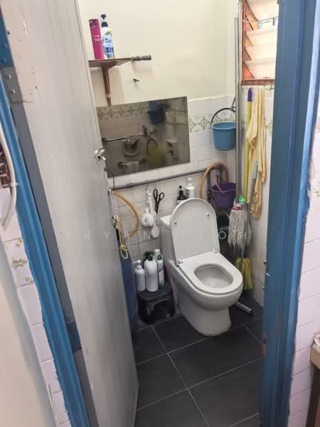 3-storey Terraced House for Sale in Sri Petaling (Kuala Lumpur) - Bryan Yeoh - Bathroom - PropertyGuru.com.my