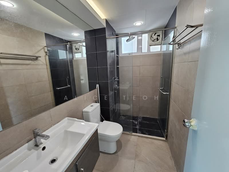 Kondominium untuk Dijual di Gardens Ville - Alice Teoh - Bathroom - PropertyGuru.com.my