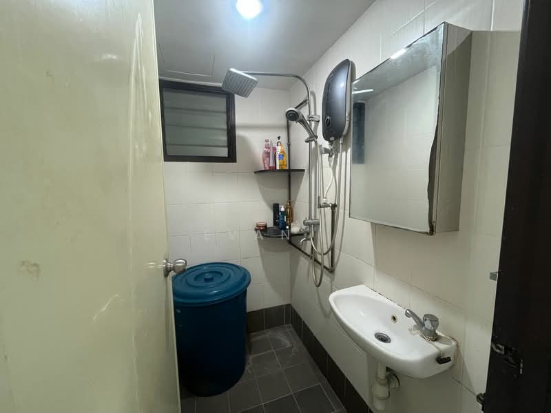 Pangsapuri untuk Disewa di Centrio Avenue - Evan . - Bathroom - PropertyGuru.com.my