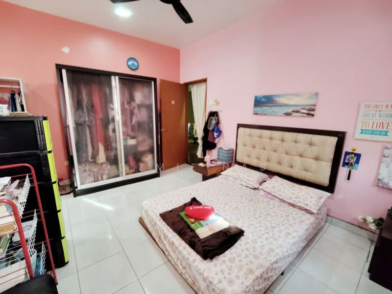 Semi-Detached House for Sale in Taman Jelok Impian (Kajang) - Nadzmie Nasir - Bedroom - PropertyGuru.com.my