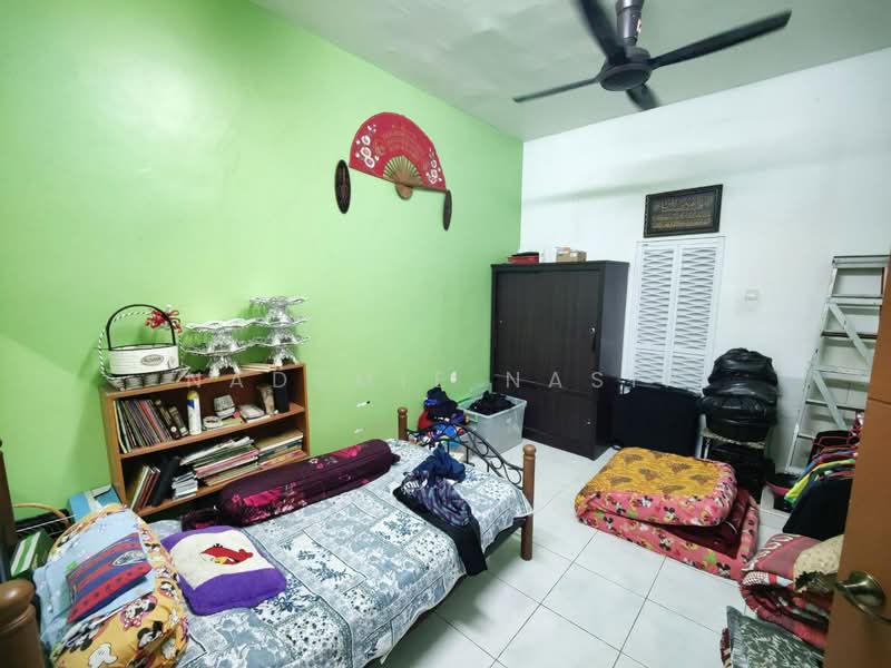 Semi-Detached House for Sale in Taman Jelok Impian (Kajang) - Nadzmie Nasir - Bedroom - PropertyGuru.com.my