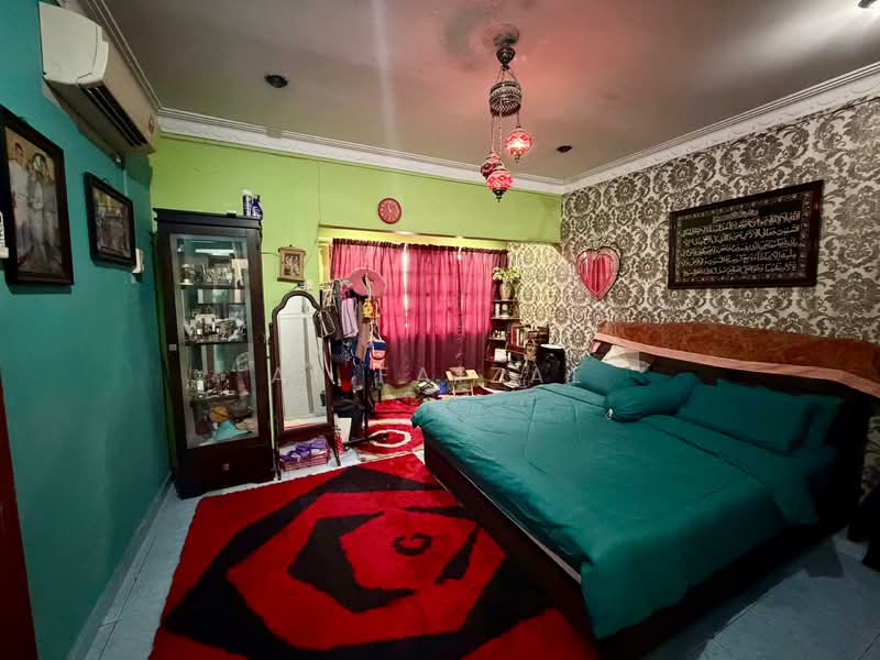Rumah Teres 2 Tingkat untuk Dijual di Taman Desaria (Petaling Jaya) - Ai Faizal - Bedroom - PropertyGuru.com.my